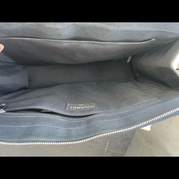 Authentic Caviar Chanel Tote bag - Picture 6 of 6